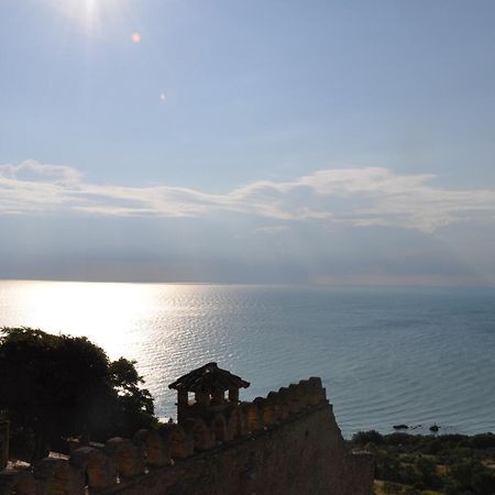 Bed and Breakfast Residenza Amblingh Vasto Esterno foto