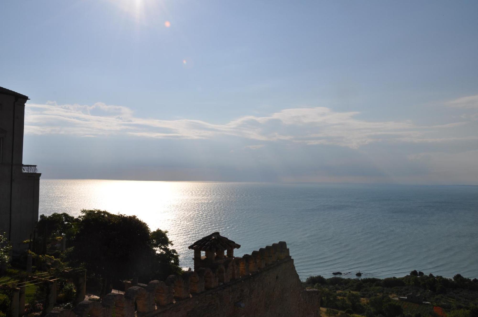 Bed and Breakfast Residenza Amblingh Vasto Esterno foto
